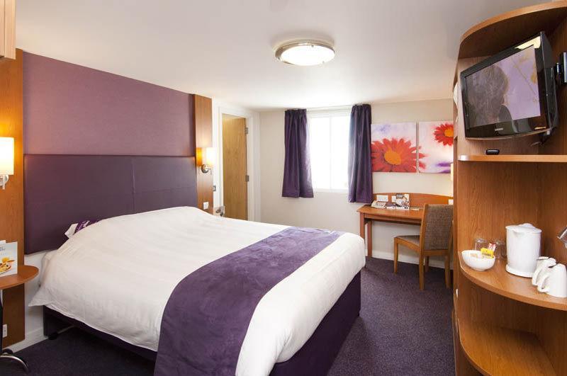 Premier Inn Челмсфорд Экстерьер фото