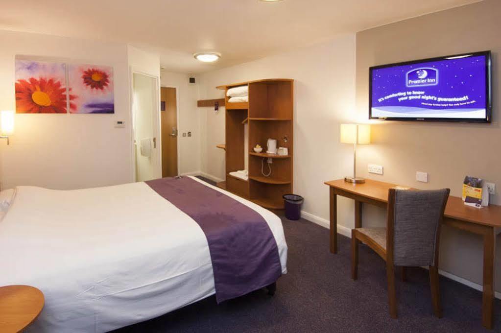 Premier Inn Челмсфорд Экстерьер фото